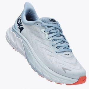 HOKA Arahi 6 in Plein Air / Blue Fog